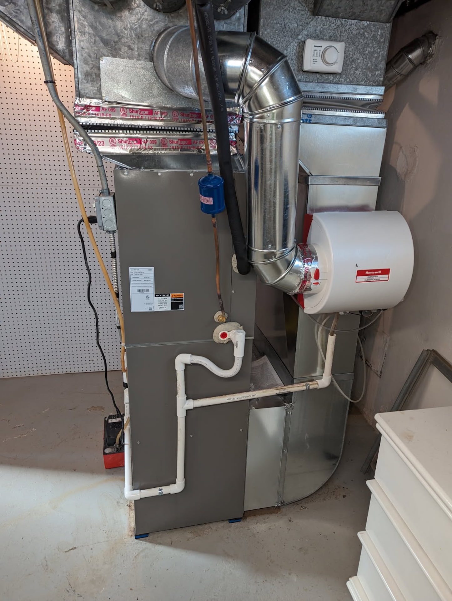 Senville Mini Split Indoor Wall Mount Closeup Michigan